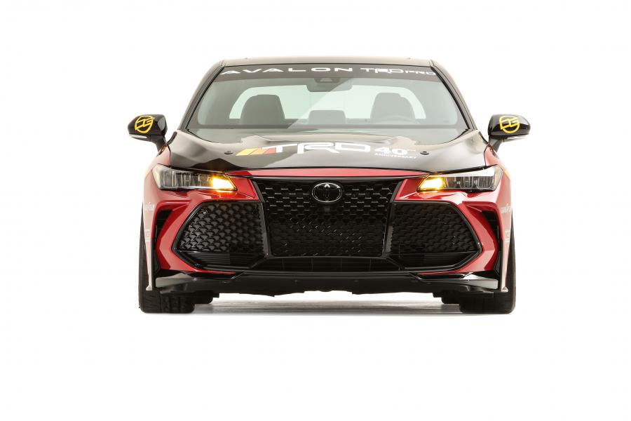 Toyota Avalon TRD Pro Concept 2019 года  (фото 4 из 21)
